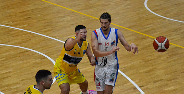 Serie C Unica, vittoria al "PalaLeonardo" per l'Alfa Catania, battuto il Gela 84-70 Serie C Unica, vittoria al "PalaLeonardo" per l'Alfa Catania, battuto il Gela 84-70