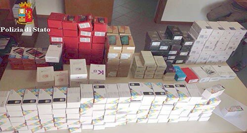 Arrestato dalla Polizia cittadino pakistano per ricettazione di telefoni cellulari e di SIM card di gestori di telefonia italiani e stranieri Arrestato dalla Polizia cittadino pakistano per ricettazione di telefoni cellulari e di SIM card di gestori di telefonia italiani e stranieri