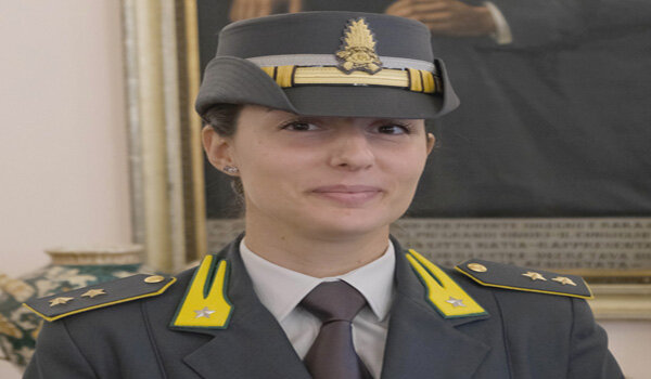 Il tenente Laura Piccirillo al vertice della Compagnia Guardia di Finanza di Caltagirone