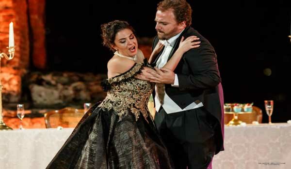 "La Traviata" senza filtri del "Sicilia Classica Festival" registra il sold out a Taormina