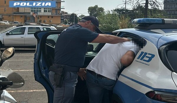 Evade dalla comunita in cui si trovava perch&egrave; trovato con pistola e munizioni, diciannovenne rintracciato e arrestato dalla Polizia di Stato