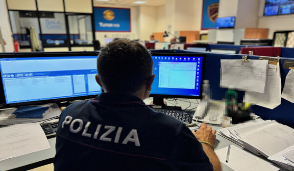 Rumeno ricercato a livello internazionale arrestato dalla Polizia di Stato, beccato in un hotel nel centro