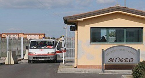Gli Ex Lavoratori del C.A.R.A. di Mineo scrivono una “Lettera” aperta al Ministro degli Interni, Luciana Lamorgese Gli Ex Lavoratori del C.A.R.A. di Mineo scrivono una “Lettera” aperta al Ministro degli Interni, Luciana Lamorgese