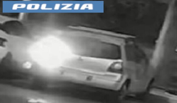 Si introduce furtivamente in un bar ma viene incastrato dalle telecamere di sorveglianza, pregiudicato trentanovenne denunciato dalla Polizia di Stato