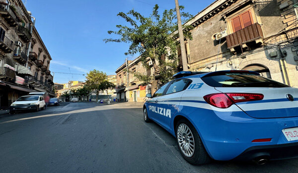 Controlli interforze in tre attività della zona di via Plebiscito, riscontrate irregolarità ed elevate sanzioni per oltre 10 mila euro Controlli interforze in tre attività della zona di via Plebiscito, riscontrate irregolarità ed elevate sanzioni per oltre 10 mila euro