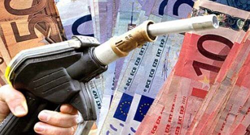 Benzina, basta accise: "non voglio pi&ugrave; pagare la guerra d&rsquo;Etiopia quando faccio il pieno"