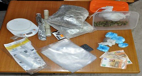 Rinvenuta e sequestrata ad Adrano dalla Polizia marijuana e cocaina, in manette gli spacciatori