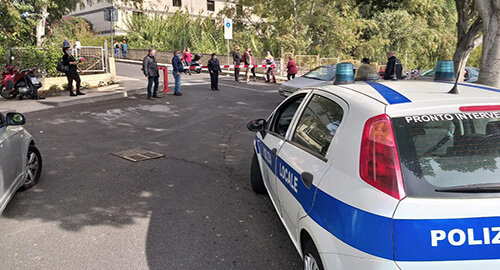 Cimitero di via Acquicella, afflusso ordinato di visitatori con accessi solo pedonali Cimitero di via Acquicella, afflusso ordinato di visitatori con accessi solo pedonali