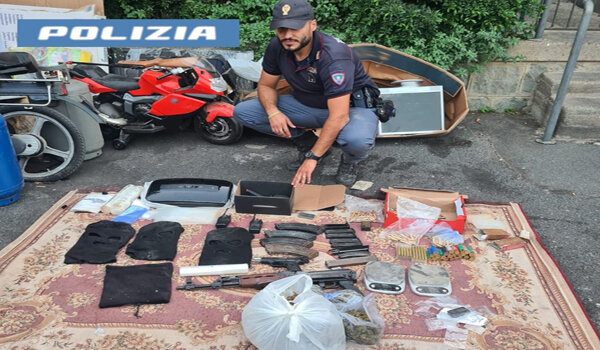 Kalashnikov, munizioni e droga in un garage del quartiere San Giovanni Galermo, pregiudicato trentenne arrestato dalla Polizia di Stato Kalashnikov, munizioni e droga in un garage del quartiere San Giovanni Galermo, pregiudicato trentenne arrestato dalla Polizia di Stato