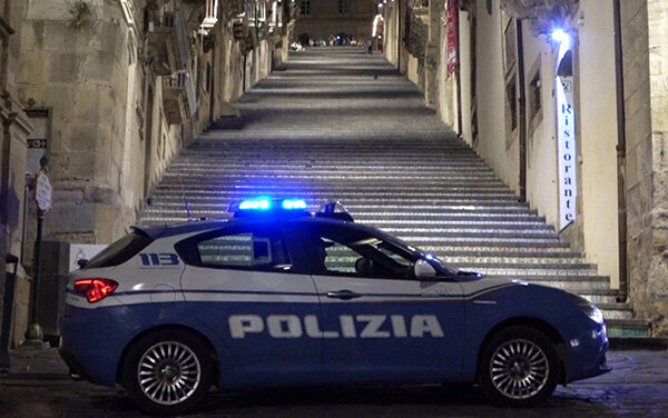 A Caltagirone controlli del Commissariato sulla movida notturna A Caltagirone controlli del Commissariato sulla movida notturna