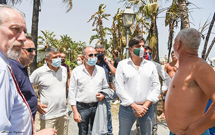Incendi, sindaco Pogliese nei luoghi danneggiati: "Aiuti immediati per famiglie e imprese, lo Stato dia mezzi e risorse ai Vigili del Fuoco" Incendi, sindaco Pogliese nei luoghi danneggiati: "Aiuti immediati per famiglie e imprese, lo Stato dia mezzi e risorse ai Vigili del Fuoco"