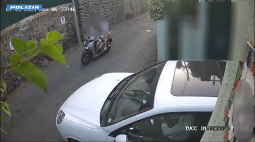 Fermo di indiziato di delitto di due giovani di 21 e 22 anni per rapina, tentato omicidio, porto ed illegale detenzione di armi Fermo di indiziato di delitto di due giovani di 21 e 22 anni per rapina, tentato omicidio, porto ed illegale detenzione di armi