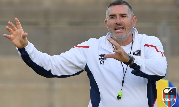 Serie C, presentato alla stampa Cristiano Lucarelli: "Il mio sogno? Portare il Catania in B, ma voglio dei guerrieri in campo" Serie C, presentato alla stampa Cristiano Lucarelli: "Il mio sogno? Portare il Catania in B, ma voglio dei guerrieri in campo"