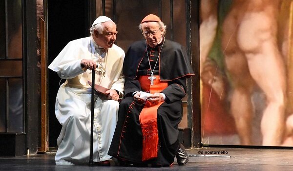 Al "Brancati" di Catania l'emozionante incontro-scontro tra Benedetto XVI e l’allora cardinale Bergoglio Al "Brancati" di Catania l'emozionante incontro-scontro tra Benedetto XVI e l’allora cardinale Bergoglio
