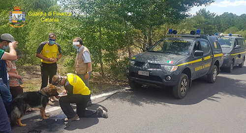 Recuperato dal Soccorso Alpino della Guardia di Finanza di Nicolosi uomo disperso sulle falde dell’Etna Recuperato dal Soccorso Alpino della Guardia di Finanza di Nicolosi uomo disperso sulle falde dell’Etna