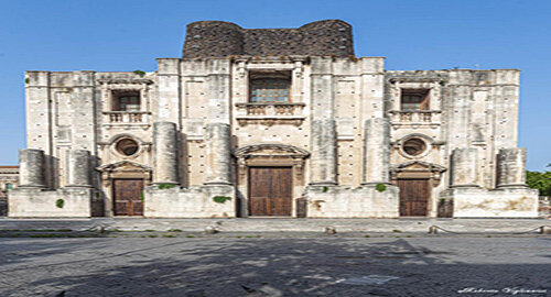 San Nicolò l'Arena, completati i lavori sui tre portoni storici, restauro "live" per la Candelora dei Panettieri San Nicolò l'Arena, completati i lavori sui tre portoni storici, restauro "live" per la Candelora dei Panettieri
