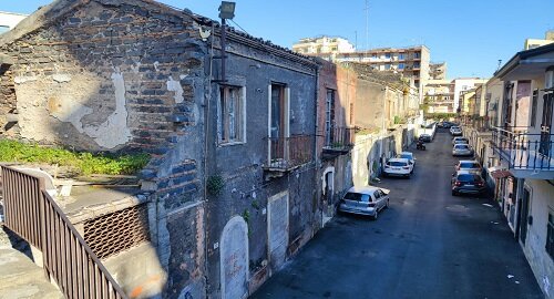 Recupero di tutti quegli immobili abbandonati di via Volturno nel IV municipio