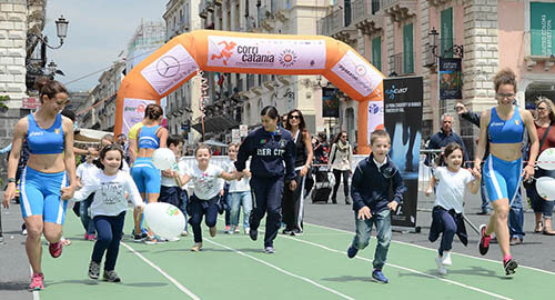 Inaugurato il "Corri Catania Village" in piazza Universit&agrave;, domenica la corsa-camminata di solidariet&agrave;