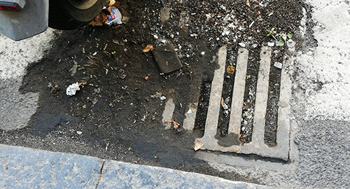 Tombini otturati o danneggiati in città, la segnalazione del Comitato CataniaNostra Tombini otturati o danneggiati in città, la segnalazione del Comitato CataniaNostra