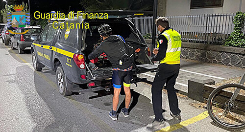 Soccorso dal S.A.G.F. di Nicolosi ciclista in localit&agrave; rifugio Poggio La Caccia, in territorio di Bronte