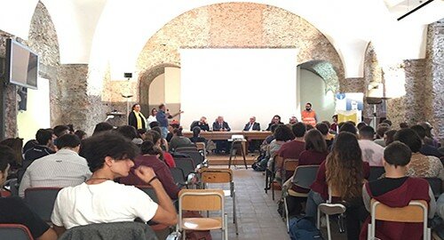 "Catania Rinasce", Campagna di comunicazione nelle scuole cittadine, primo incontro al "Boggio Lera"