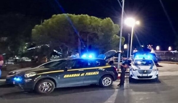 Controlli interforze del fine settimana, prosegue il pugno duro contro i parcheggiatori abusivi, numerose sanzioni per violazioni al Codice della strada