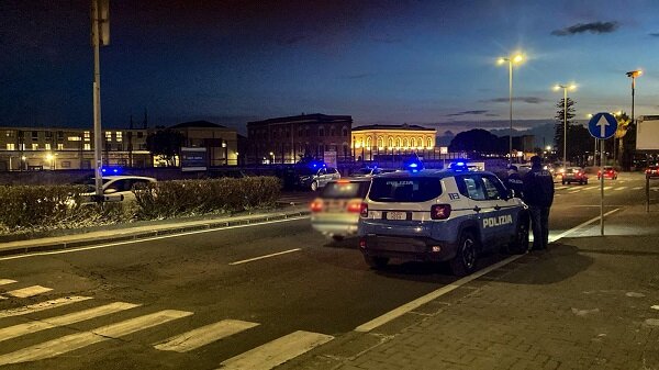 Controlli della Polizia di Stato alla Stazione Centrale per garantire la sicurezza di pendolari e turisti