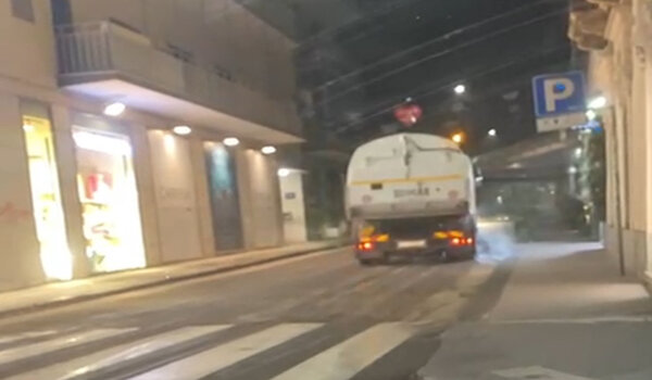 Cenere vulcanica, gi&agrave; raccolta il 40% dalle strade