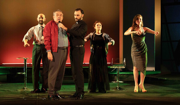 Sciascia in un talk show, a Palazzo della Cultura di Catania "La morte di Stalin", trasposizione e regia di Ninni Bruschetta Sciascia in un talk show, a Palazzo della Cultura di Catania "La morte di Stalin", trasposizione e regia di Ninni Bruschetta
