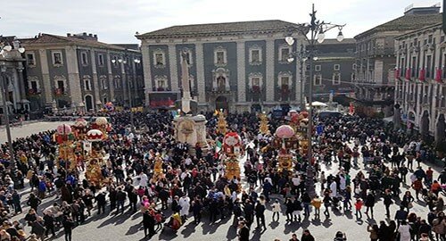 Festa di Sant&rsquo;Agata, tredici candelore attorno all'Elefante