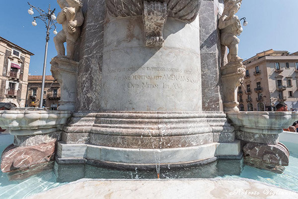 Riconsegnata alla città la fontana dell'elefante dopo il restyling Riconsegnata alla città la fontana dell'elefante dopo il restyling