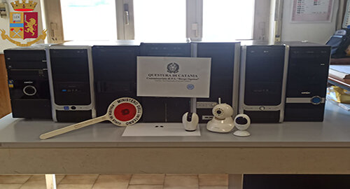 Denunciato dalla Polizia trentenne autore di furto aggravato in negozio di informatica, recuperata la refurtiva