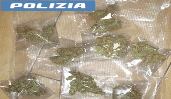 Con 70 dosi di droga pronte alla vendita, la Polizia di Stato arresta un trentatreenne Con 70 dosi di droga pronte alla vendita, la Polizia di Stato arresta un trentatreenne