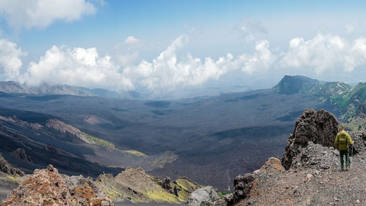 Etna & Wine, riscoprire il vulcano tra paesaggi mozzafiato e visite in cantine