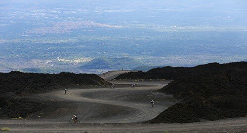 "Etna Marathon Tour", iscrizioni sino al 30 giugno per le 50 coppie al via da Milo il 18 settembre