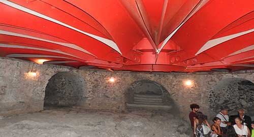 Monastero dei Benedettini, la "Sala Rossa" intitolata al geometra Nino Leonardi Monastero dei Benedettini, la "Sala Rossa" intitolata al geometra Nino Leonardi