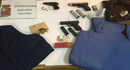 Arrestato dalla Polizia nel rione San Leone per detenzione illegale di armi da fuoco clandestine, munizionamento e ricettazione
