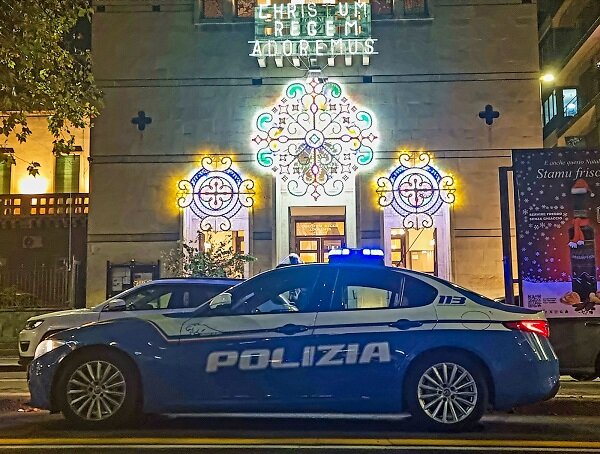 controlli-in-tutta-la-provincia-per-le-festivita-natalizie-in-campo-anche-il-reparto-a-cavallo-della-polizia-di-stato-e-le-pattuglie-ciclomontate-640768324.jpg