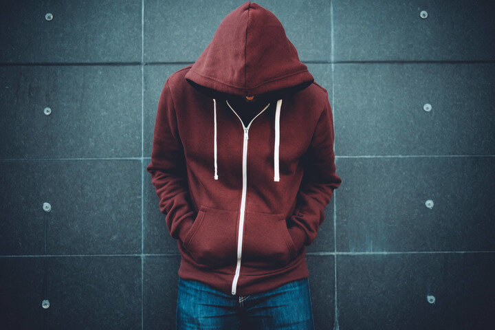 Adolescenti in una societ&agrave; incerta, vedono il futuro cupo e temono la guerra