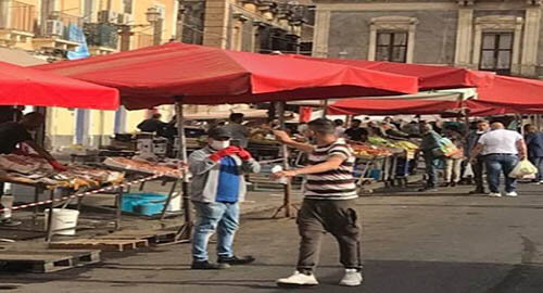 Covid-19, la Polizia Municipale intensifica i controlli nei mercati e negli esercizi commerciali