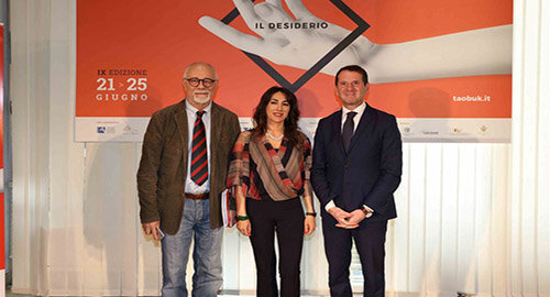 Taobuk 2019, la IX edizione del festival diretto da Antonella Ferrara dal 21 al 25 Giugno a Taormina Taobuk 2019, la IX edizione del festival diretto da Antonella Ferrara dal 21 al 25 Giugno a Taormina