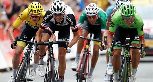Tour de France 2017, a Chambery Uran vince una tappa d'altri tempi, Froome salva il primato tra cadute e ritiri forzati Tour de France 2017, a Chambery Uran vince una tappa d'altri tempi, Froome salva il primato tra cadute e ritiri forzati