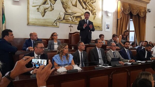 Consiglio comunale, giurano consiglieri e sindaco, Sebastiano Anastasi eletto presidente Consiglio comunale, giurano consiglieri e sindaco, Sebastiano Anastasi eletto presidente