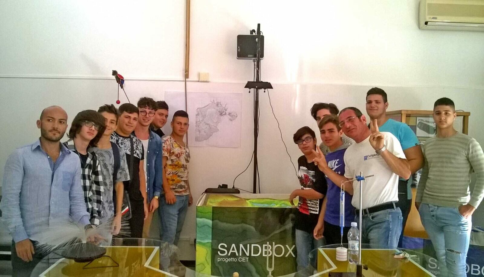 "SandBox" Cutgana, lezioni di geologia e morfologia del territorio giocando con la sabbia in realt&agrave; aumentata