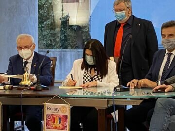 Protocollo d&rsquo;intesa su &ldquo;Etica e nuove tecnologie&rdquo; tra Rotary Viagrande e U.C.I.I.M. di Tremestieri Etneo