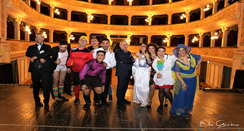 Stasera a Milo nuovo appuntamento con il XV Premio Nazionale Teatrale Angelo Musco, in scena la compagnia "Quelli del Parnasso" Stasera a Milo nuovo appuntamento con il XV Premio Nazionale Teatrale Angelo Musco, in scena la compagnia "Quelli del Parnasso"