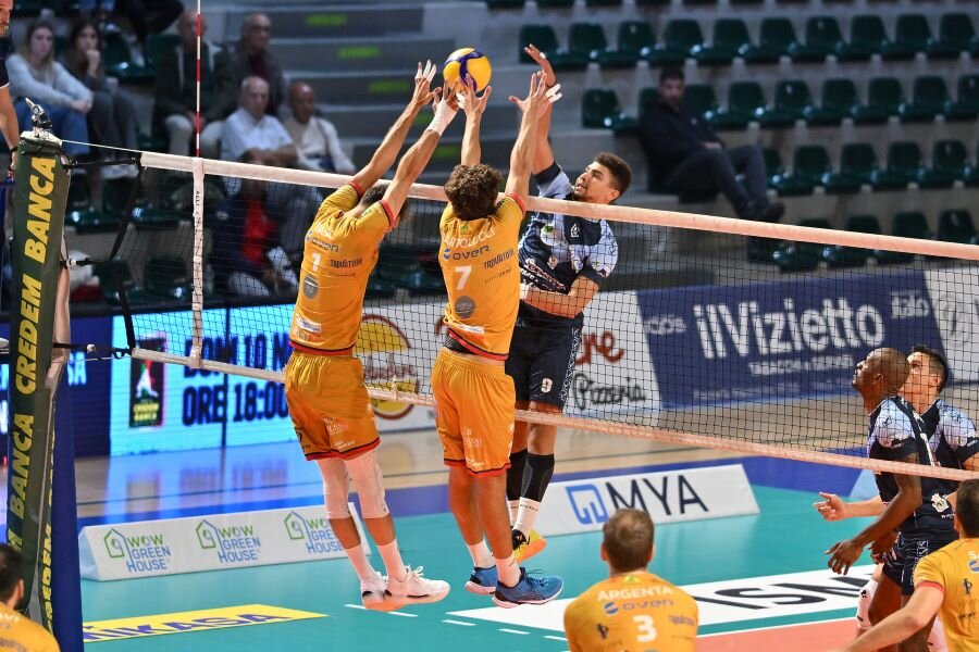 Serie A2, Cosedil Acicastello sconfitta al tie break dall'Aversa Serie A2, Cosedil Acicastello sconfitta al tie break dall'Aversa