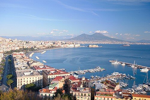 Cosa fare a Napoli prima di imbarcarsi per le isole