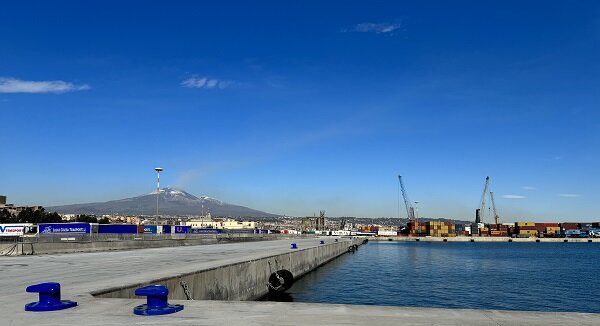 Porto di Catania, riaperti all’uso i primi 350 metri della grande darsena traghetti Porto di Catania, riaperti all’uso i primi 350 metri della grande darsena traghetti