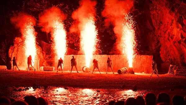 Alle Gole dell'Alcantara gran finale di stagione del kolossal dei record "Inferno di Dante""